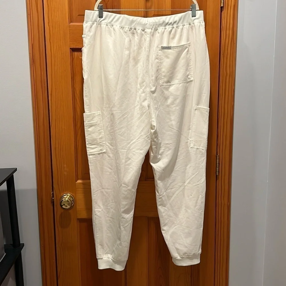 Jaanuu Men’s Mesh-Pocket Jogger Scrub Pant in White Size 1XL